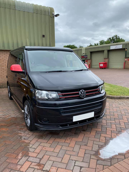 Front spoiler glanzend zwart passend voor VW Transporter T5 model 2003 - 2009