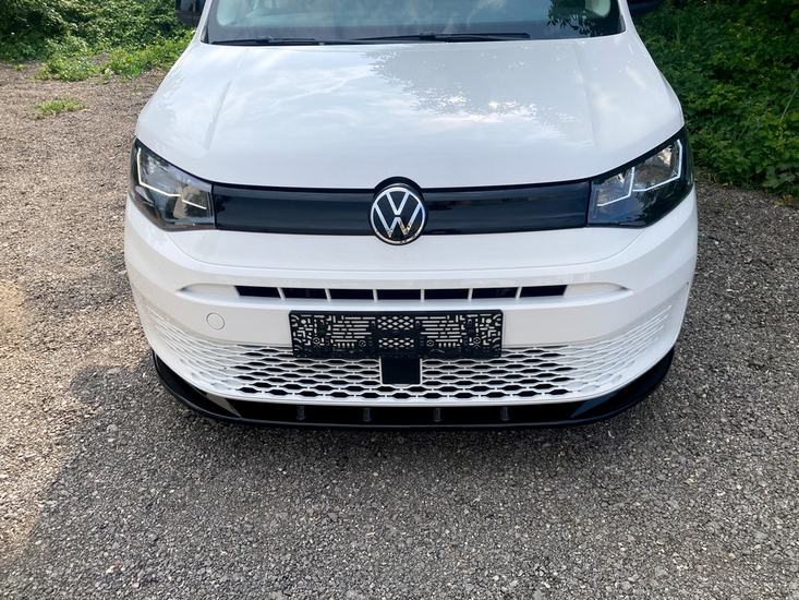 Front spoiler glanzend zwart passend voor VW Caddy 5 model 2020 - heden versie 2
