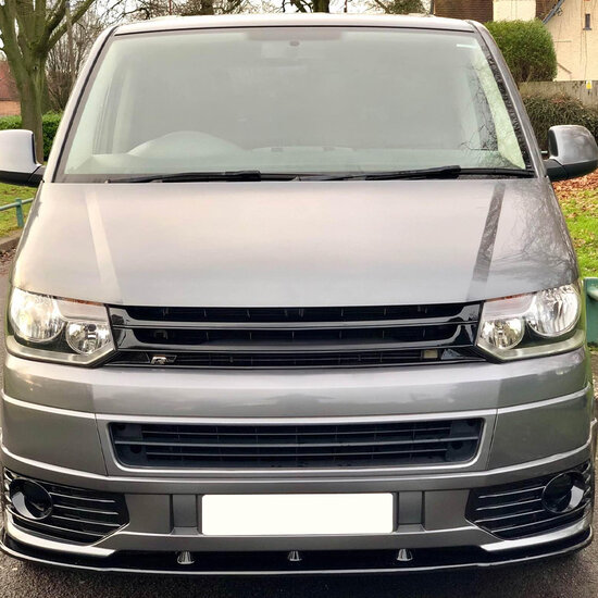 Glanzend zwarte frontlip passend voor VW Transporter T5 model 2010 - 2015 met sportline voorbumper