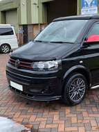 Front spoiler glanzend zwart passend voor VW Transporter T5 model 2003 - 2009