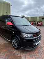 Front spoiler glanzend zwart passend voor VW Transporter T5 model 2003 - 2009