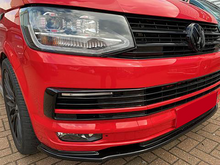 Front spoiler glanzend zwart passend voor VW Transporter T6 model 2015 - 2019 versie 2