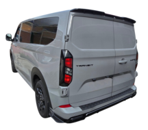 Glanzend zwarte diffuser passend voor Ford Tourneo en Ford Transit Custom model vanaf 2023
