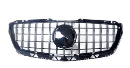 Glanzend zwarte grill met chromen accenten passend voor Mercedes Sprinter W906 facelift model 2014 - 2017
